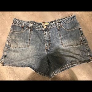 Jean Shorts - Size 18